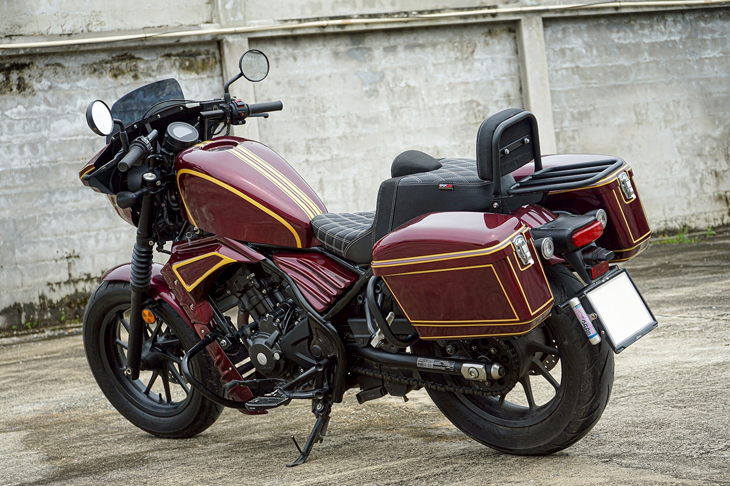 SISSY BAR BACKEST WITH LUGGAGE PAD & RACK SUPPORT FOR HONDA REBEL 300 500 2017-2025