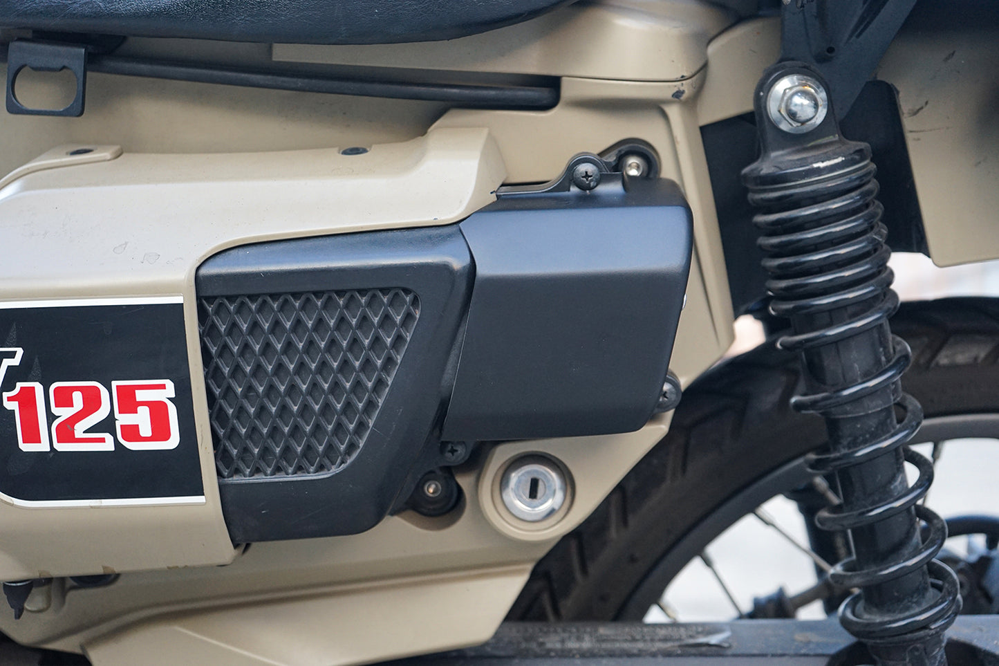 AIR FILTER COVER PLASTIC ABS BLACK FOR HONDA CT125 TRAIL125 HUNTER CUB 2020 - 2025