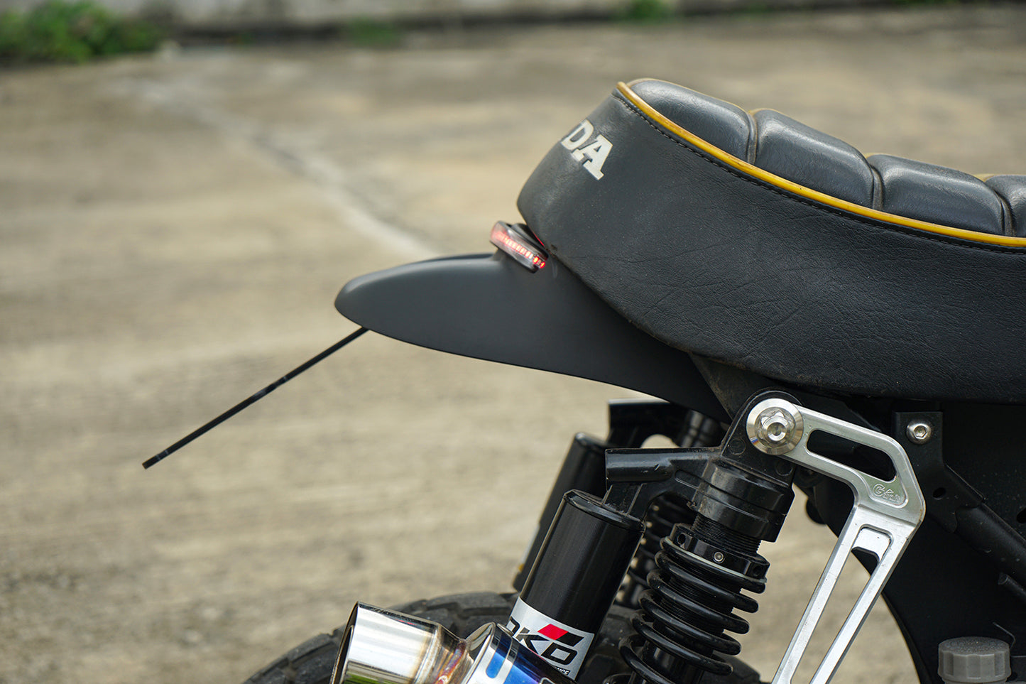 REAR FENDER BLACK + TAIL LIGHT LED FIT FOR HONDA MONKEY125 Z125 2018-2025